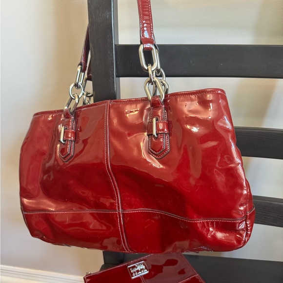 Red coach bag with matching wristlet - Picture 2 of 6